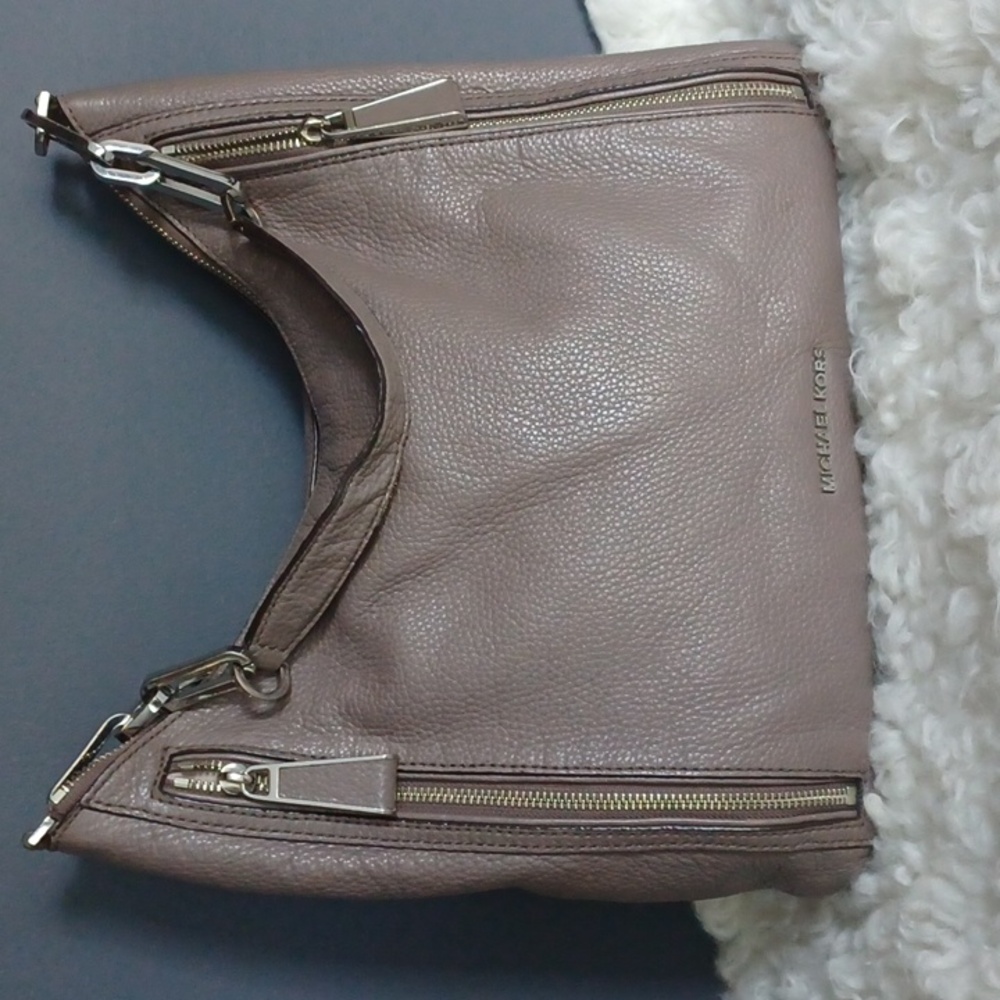 Michael Kors  satchel